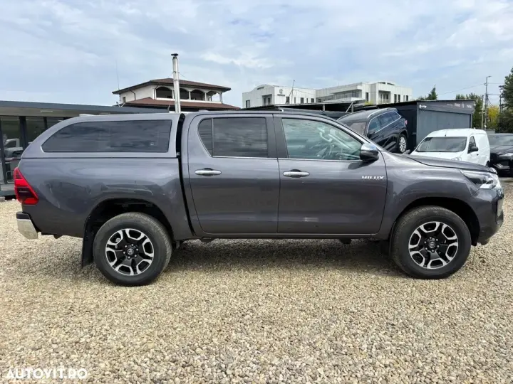 Toyota Hilux VIII 2.8D 204CP 4x4 Double Cab AT Executive