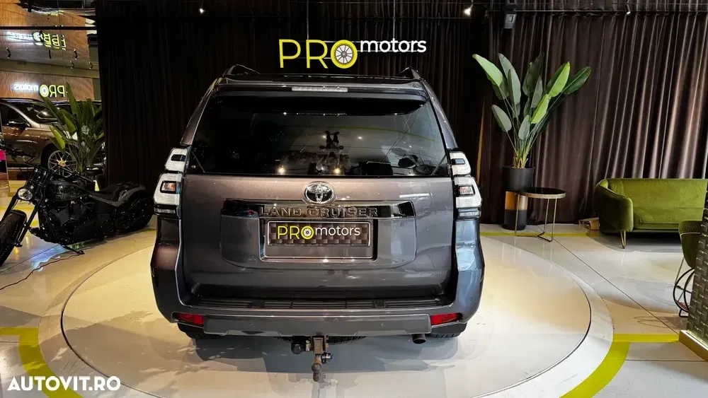 Toyota Land Cruiser 2.8l D-4D 204 CP A/T 7 locuri Luxury AVS — imagine 4