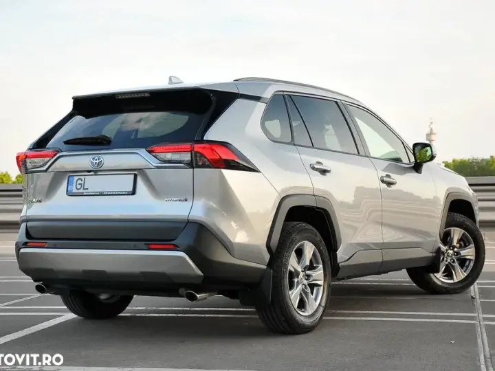 Toyota RAV4 V