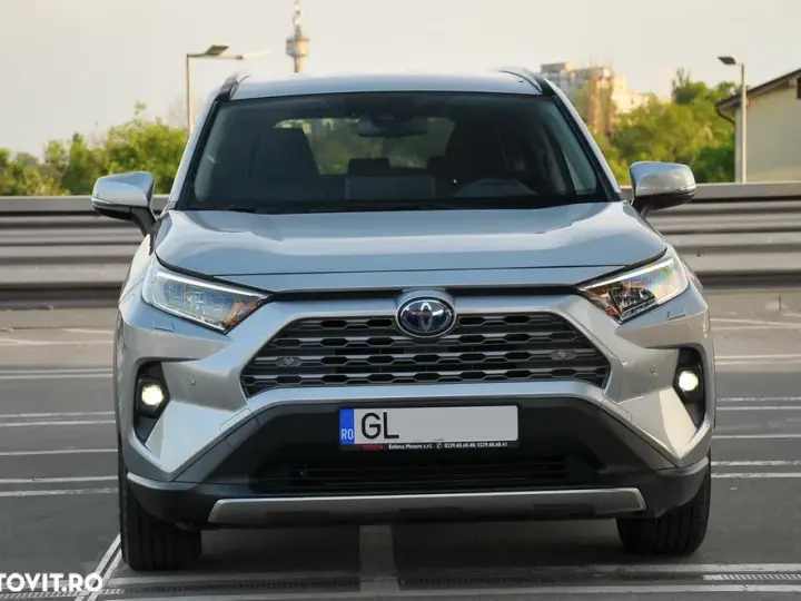 Toyota RAV4 V