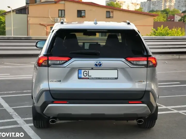 Toyota RAV4 V