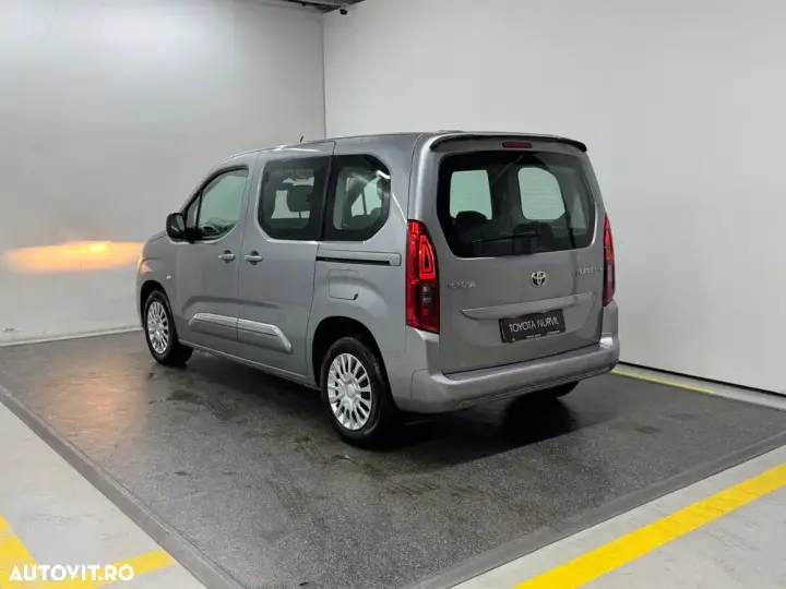 Toyota Proace City Verso 1.5 D-4D 100CP 6MT 4+1 L2H1 Family