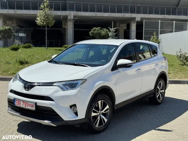 Toyota RAV4 IV