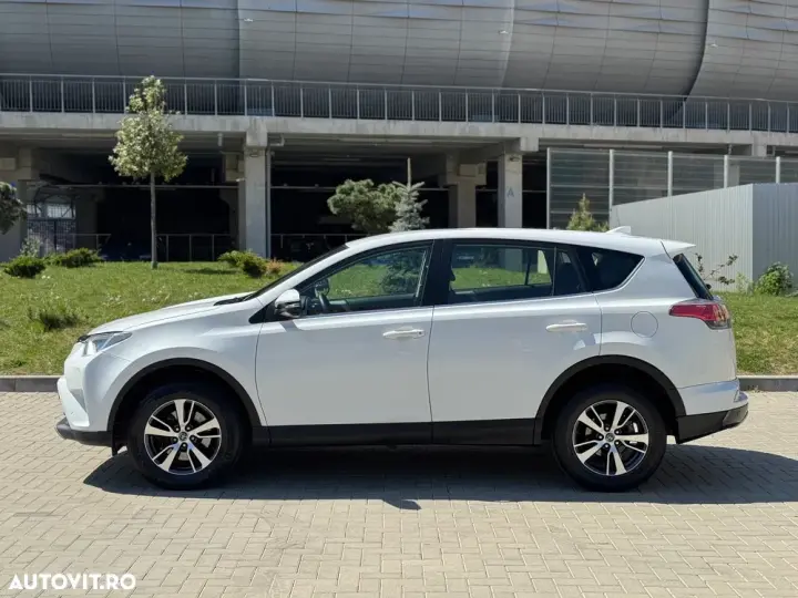 Toyota RAV4 IV