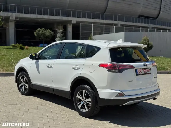 Toyota RAV4 IV