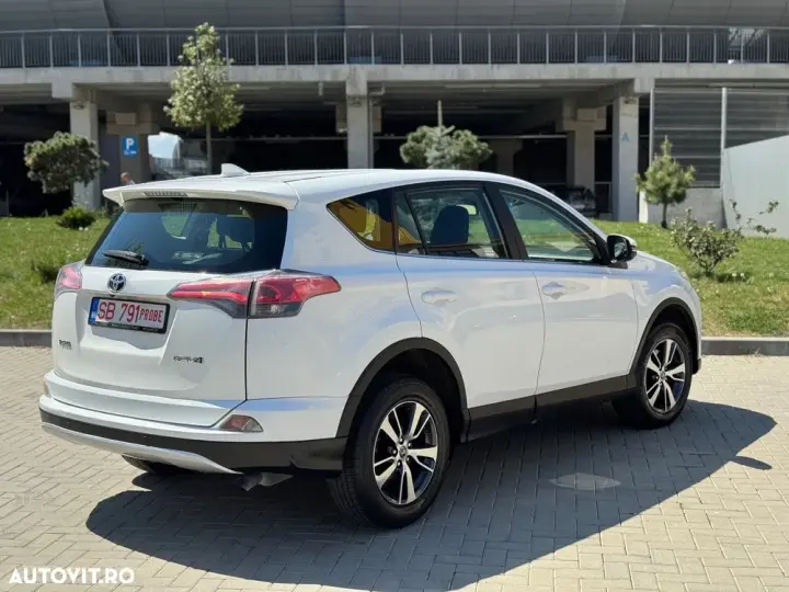Toyota RAV4 IV