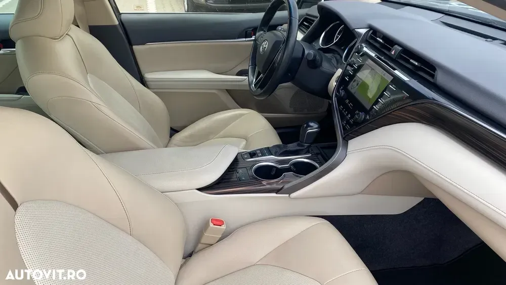 Toyota Camry VIII 2.5 Dynamic — imagine 6