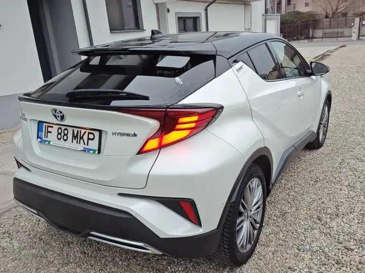 Toyota C-HR 2.0 HSD 184 CP 4x2 CVT Classy Bi-Tone
