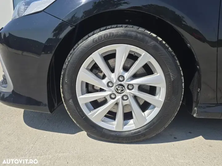 Toyota Camry VIII