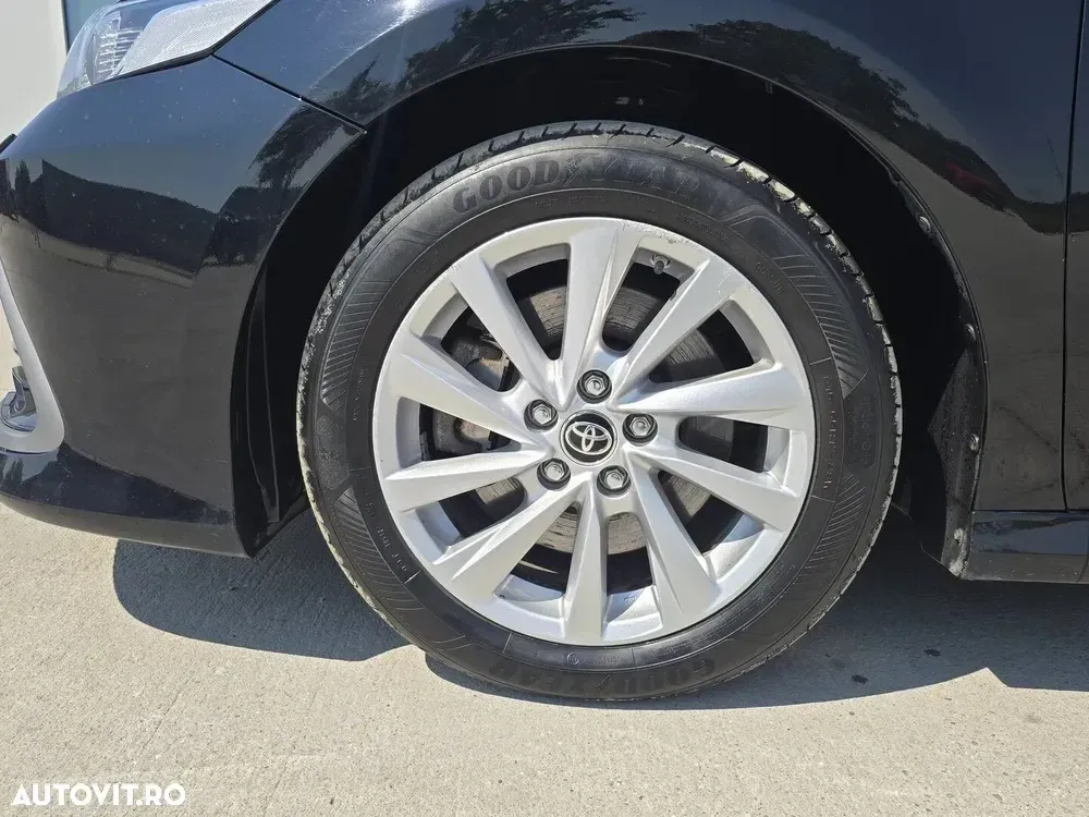 Toyota Camry VIII — imagine 6