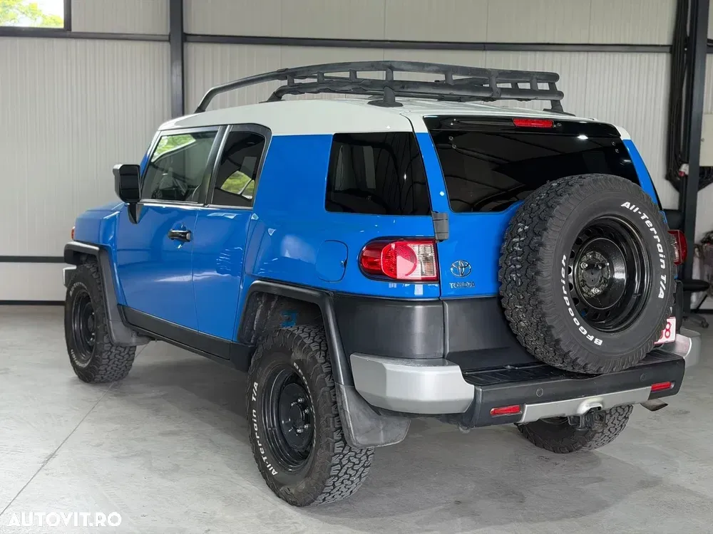 Toyota FJ — imagine 5