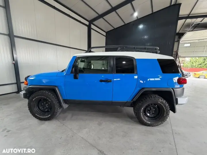 Toyota FJ