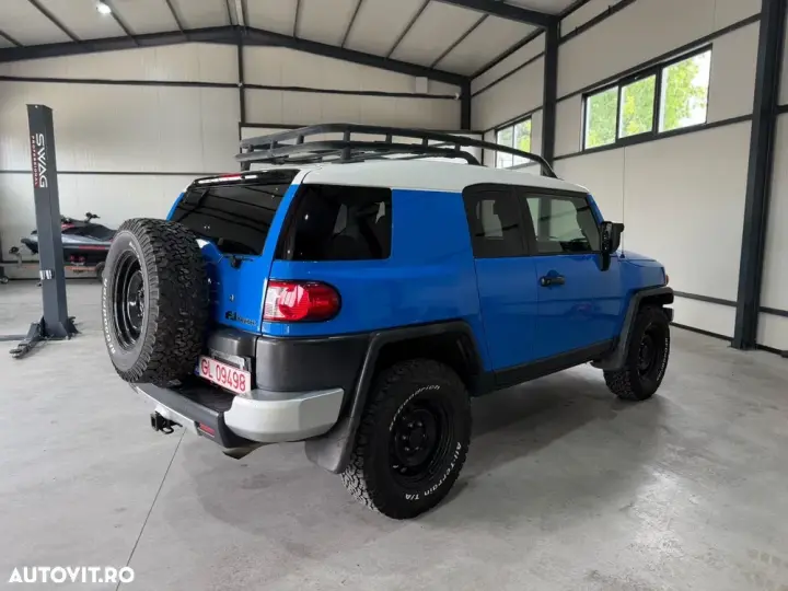 Toyota FJ