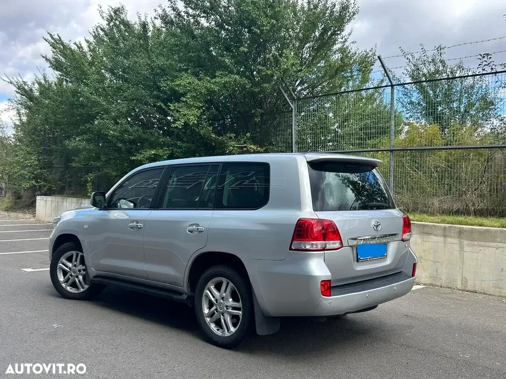 Toyota Land Cruiser V8 4.5 Aut Executive — imagine 3