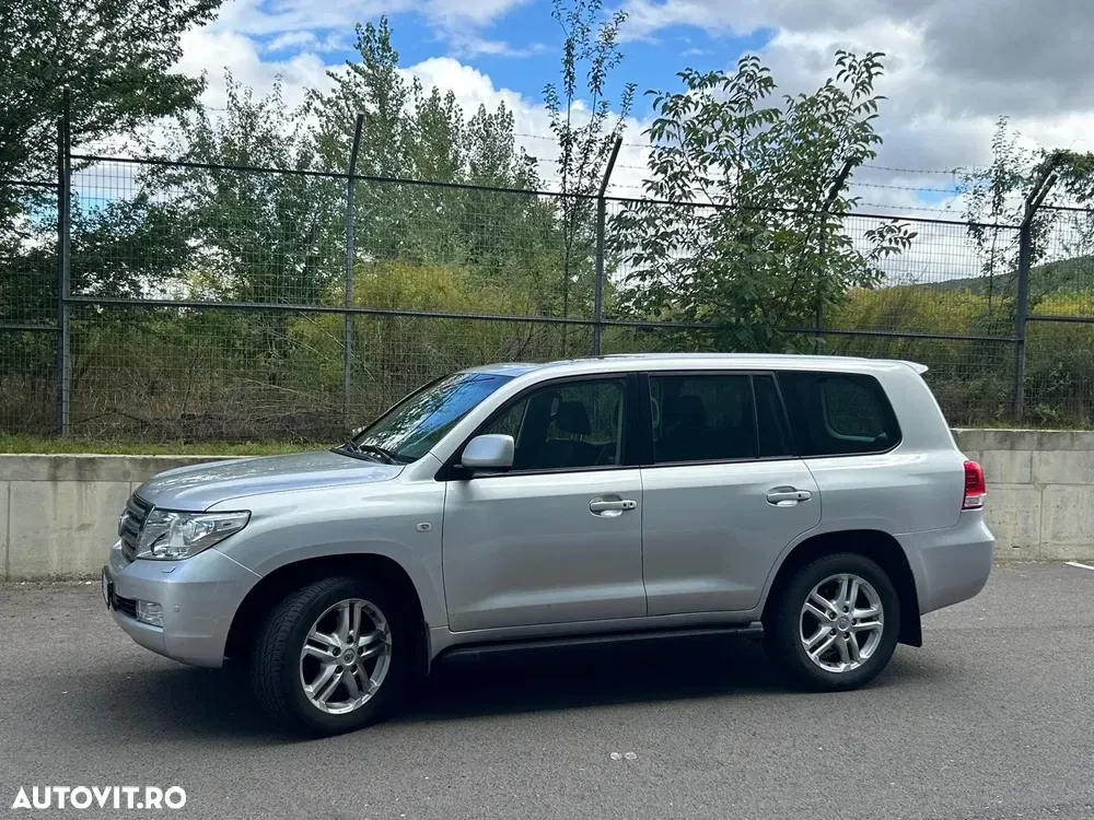 Toyota Land Cruiser V8 4.5 Aut Executive — imagine 4