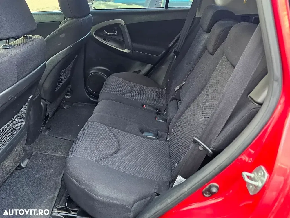 Toyota RAV4 III 2.2 D-4D Executive — imagine 6