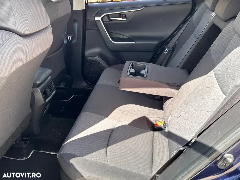 Toyota RAV4 — imagine 5