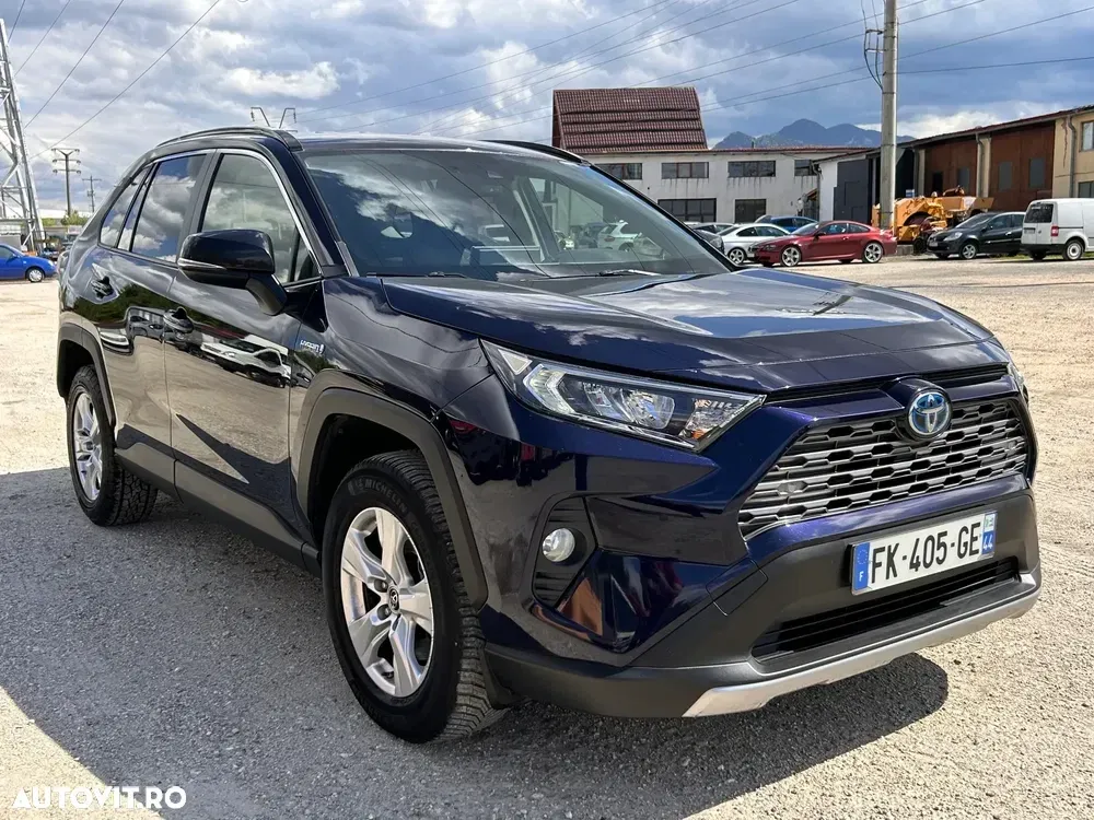 Toyota RAV4 — imagine 3