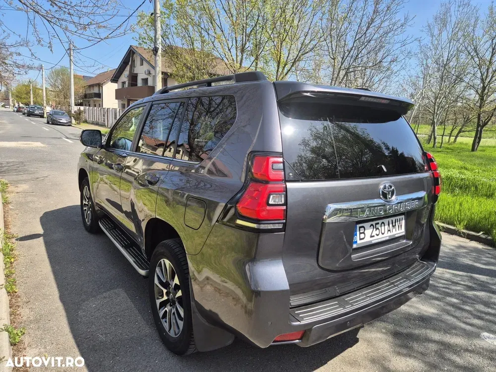 Toyota Land Cruiser 2.8l D-4D 204 CP A/T 7 locuri Executive — imagine 3