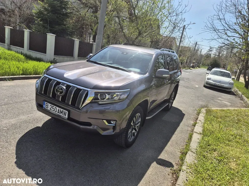 Toyota Land Cruiser 2.8l D-4D 204 CP A/T 7 locuri Executive — imagine 5