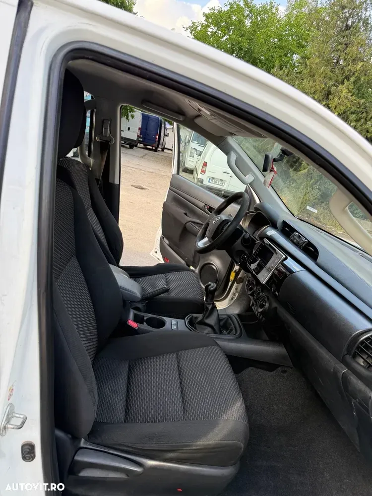 Toyota Hilux VIII 4x4 Double Cab M/T Style — imagine 5