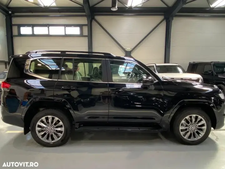Toyota Land Cruiser 300