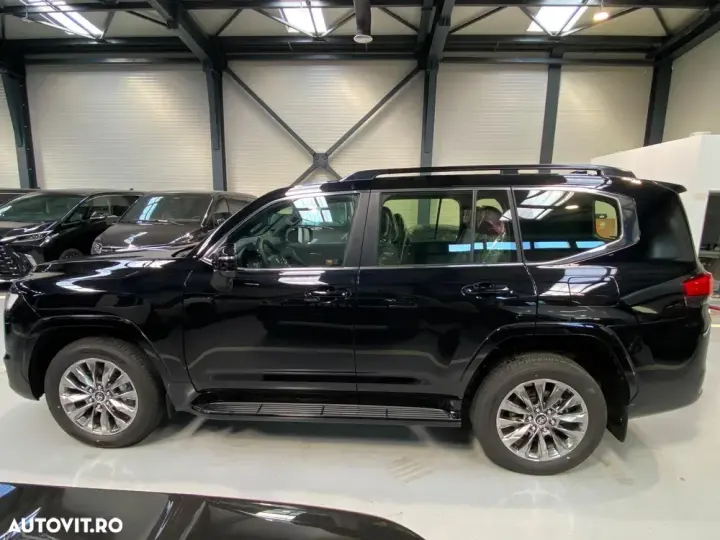 Toyota Land Cruiser 300