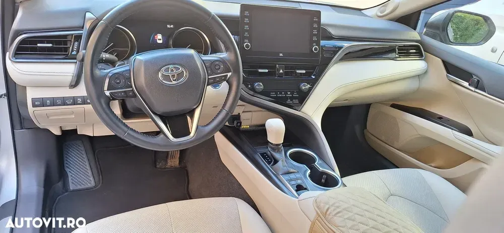 Toyota Camry VIII 2.5 Exclusive — imagine 6