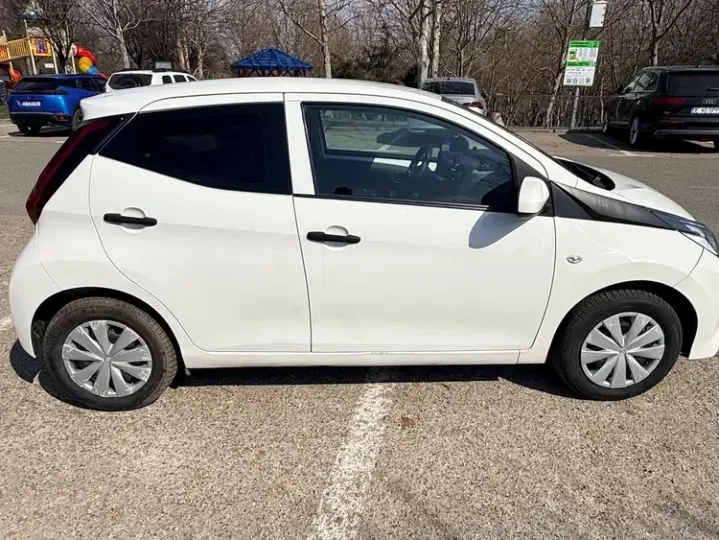 Toyota Aygo II 1.0 VVY-I 5 usi X-play