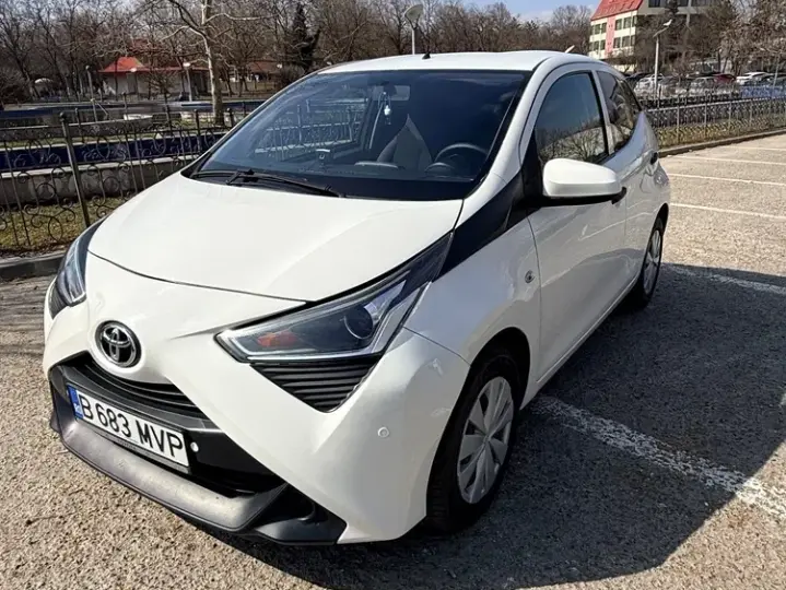 Toyota Aygo II 1.0 VVY-I 5 usi X-play