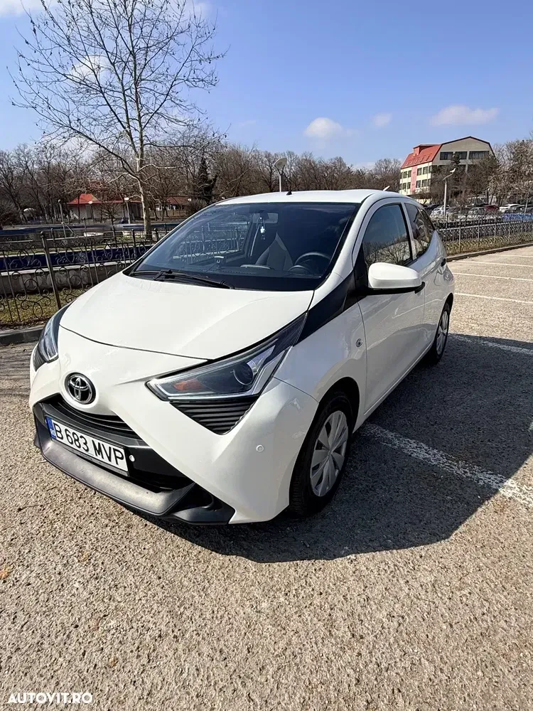 Toyota Aygo II 1.0 VVY-I 5 usi X-play — imagine 2