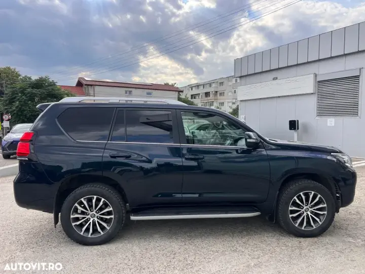 Toyota Land Cruiser 2.8l Turbo D-4D A/T AVS 5 locuri Luxury