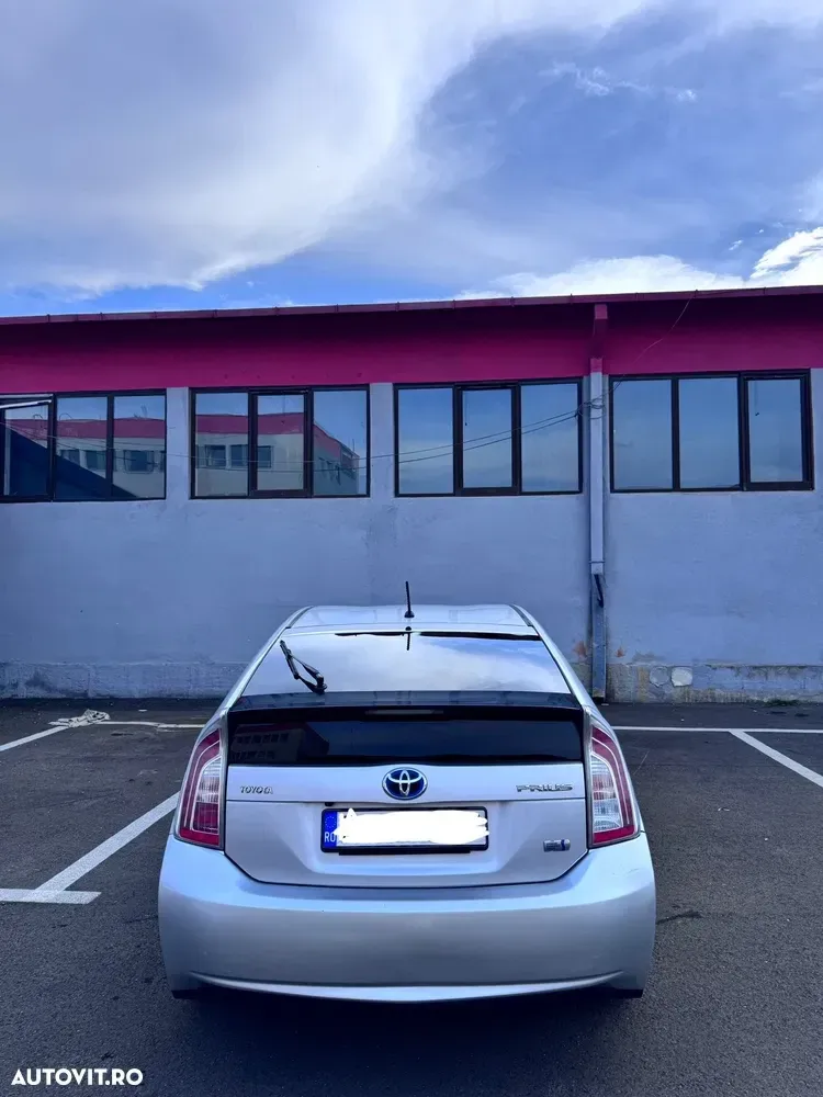 Toyota Prius III HSD Sol — imagine 2