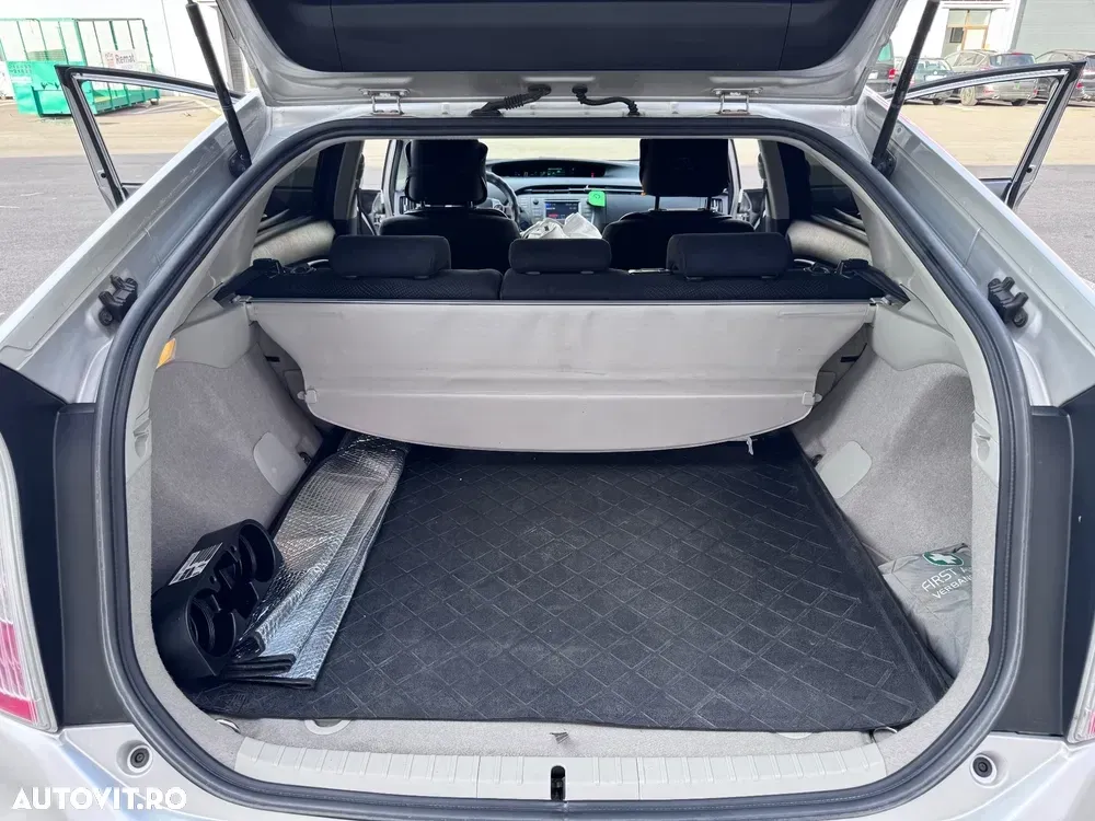 Toyota Prius III HSD Sol — imagine 6