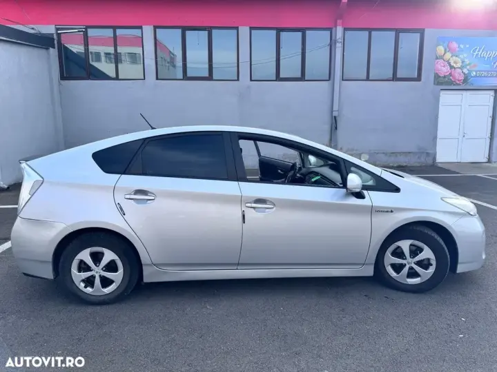 Toyota Prius III HSD Sol