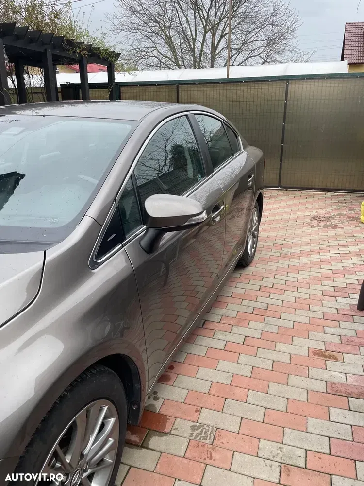 Toyota Avensis III 2.0 D-4D Executive — imagine 5