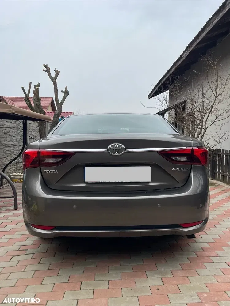 Toyota Avensis III 2.0 D-4D Executive — imagine 2
