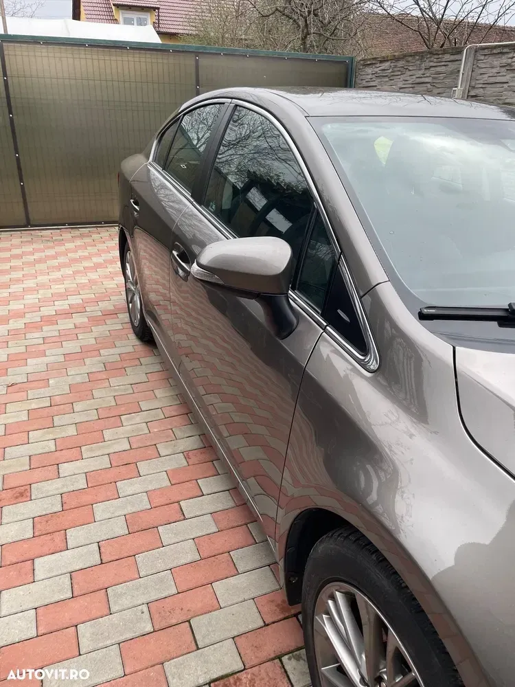 Toyota Avensis III 2.0 D-4D Executive — imagine 3