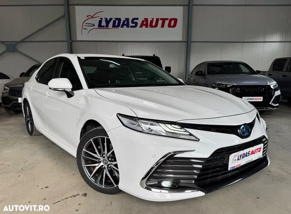 Toyota Camry Executive — imagine 6