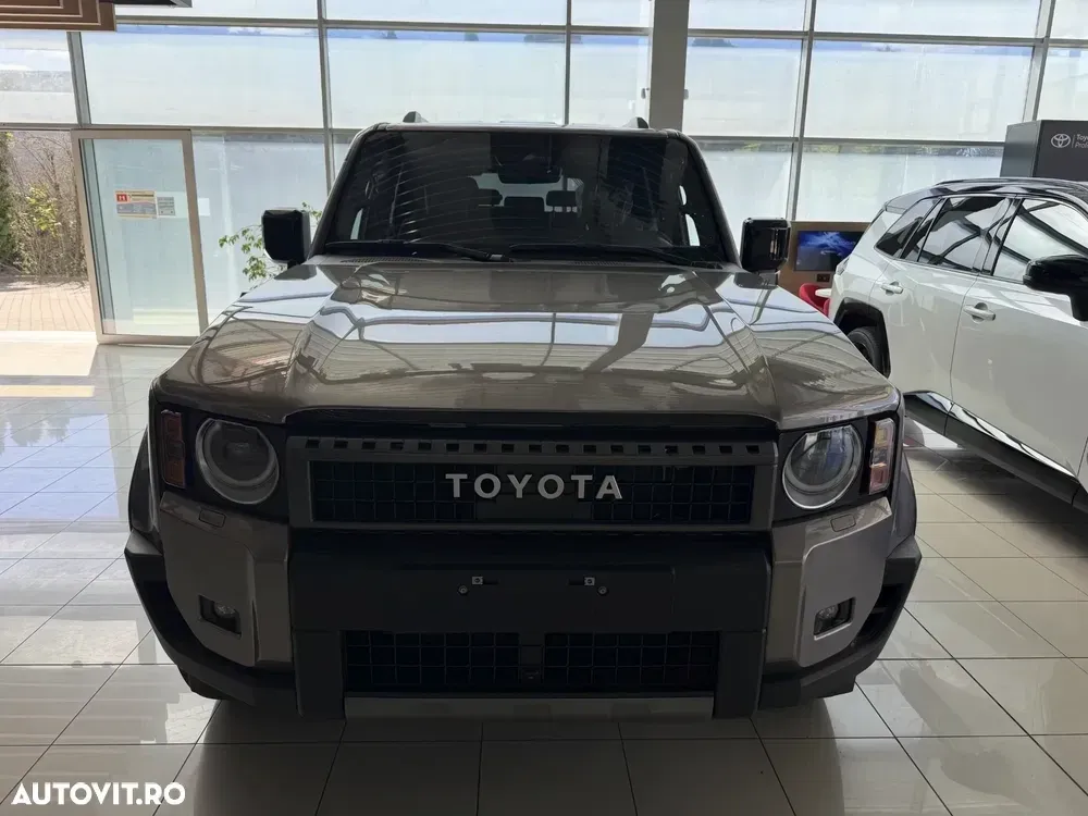 Toyota Land Cruiser 250 2.8l D-4D 204 CP MHEV A/T 7 locuri Executive — imagine 2