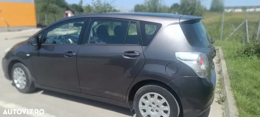 Toyota Verso 2.0 D-4D DPF Sol — imagine 2