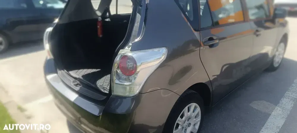Toyota Verso 2.0 D-4D DPF Sol — imagine 3