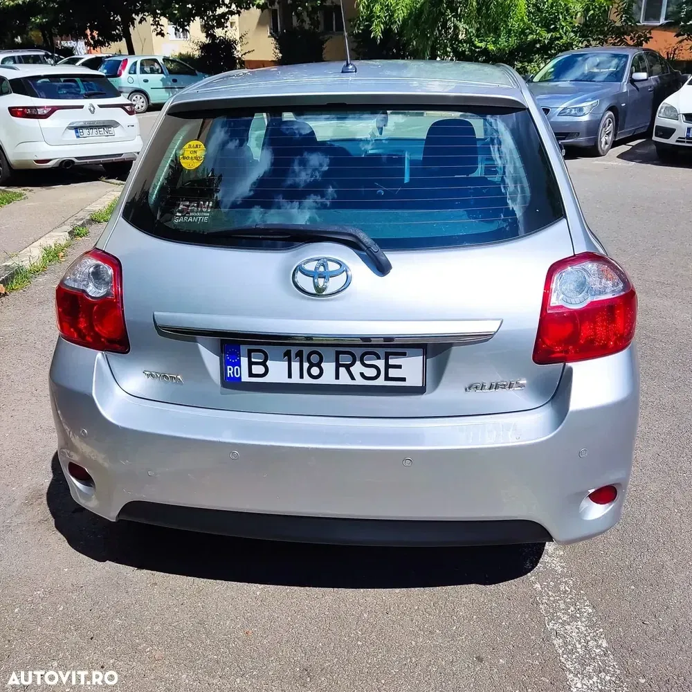 Toyota Auris 1.3 Dual VVT-i Executive — imagine 2