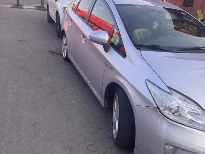 Toyota Prius III 1.8 Dual VVT-i Luna