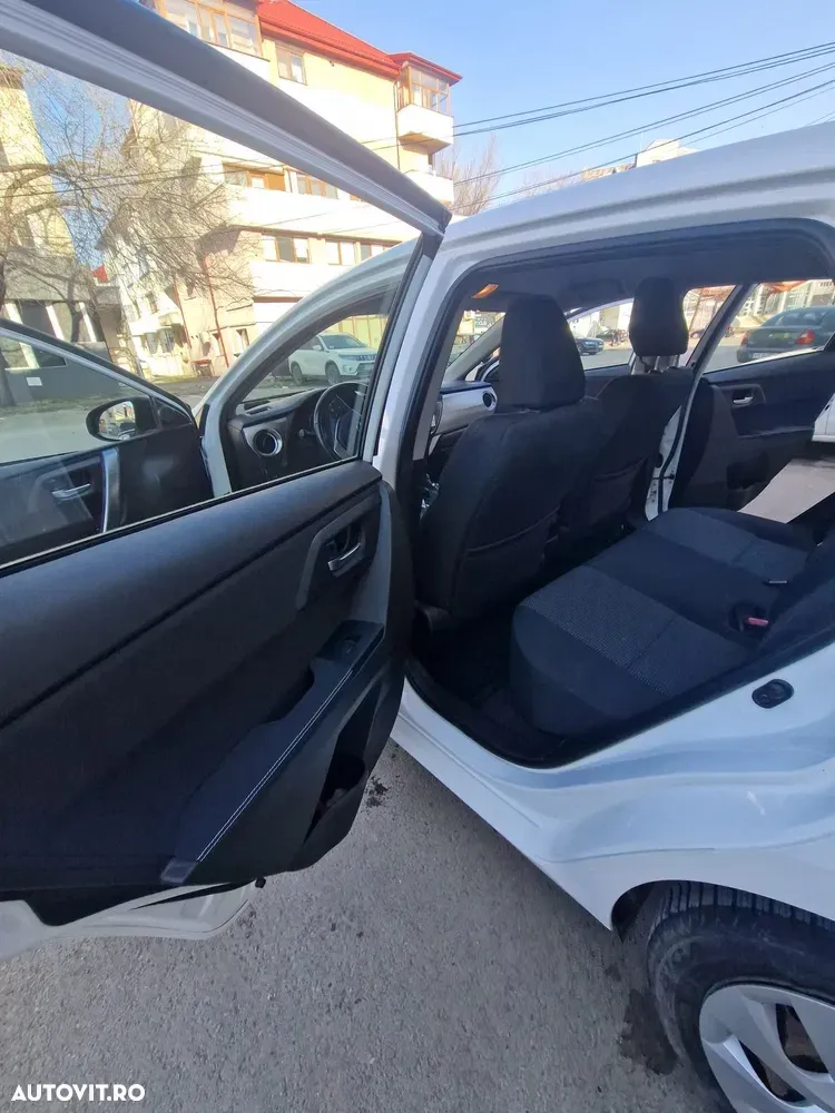 Toyota Auris 1.6 L Valvematic Luna — imagine 6