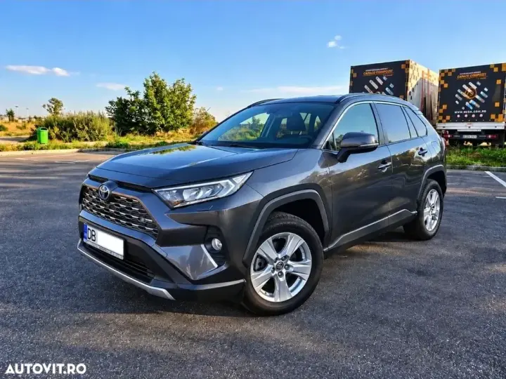 Toyota RAV4 V