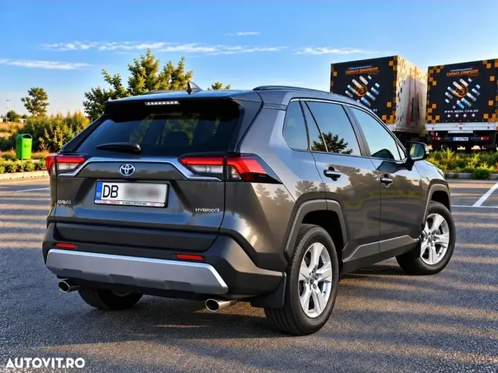 Toyota RAV4 V