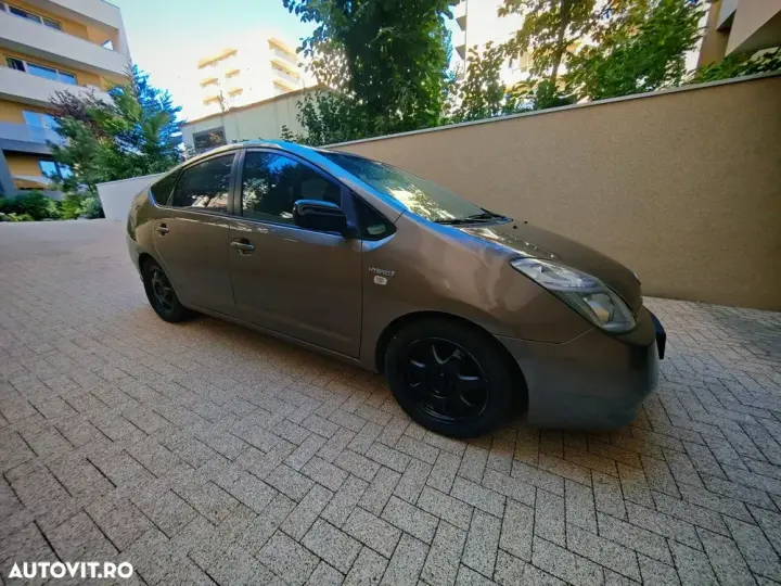 Toyota Prius II Sol