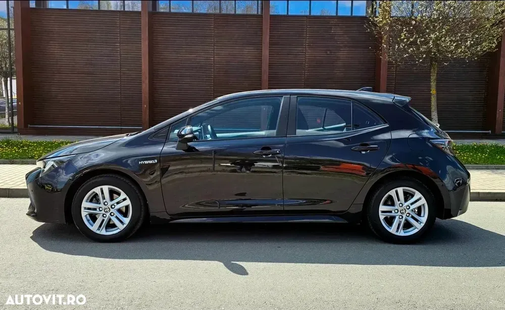 Toyota Corolla 1.8 HSD Dynamic — imagine 5