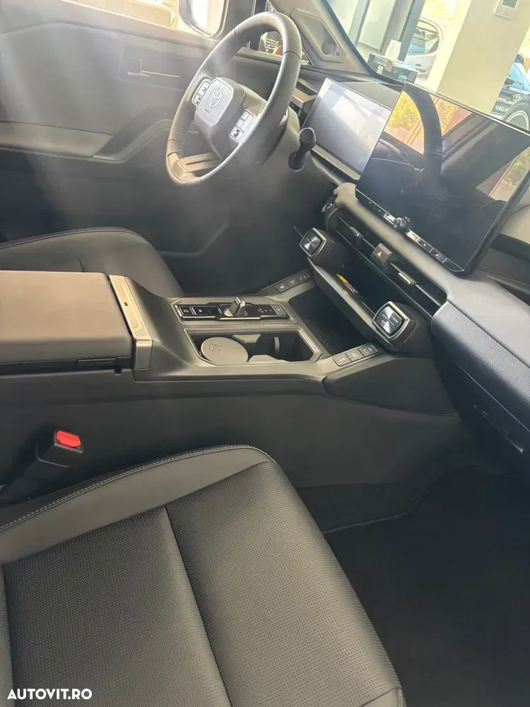 Toyota RAV4 — imagine 5